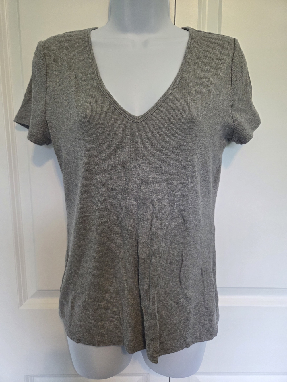 Express Gray V-Neck Short Sleeve Tee